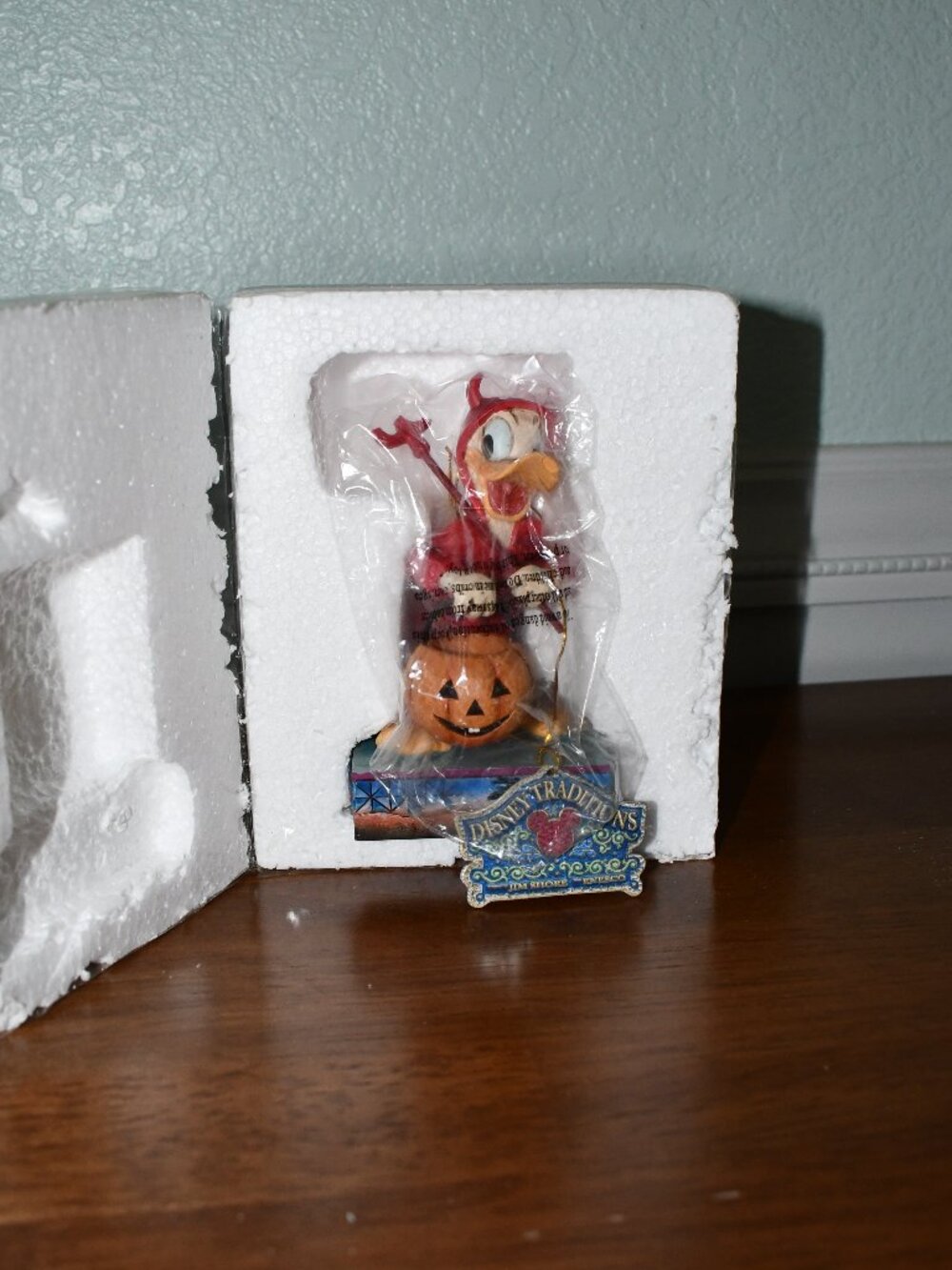 Jim Shore Disney Traditions Donald Duck Devilish Treat Halloween Figurine